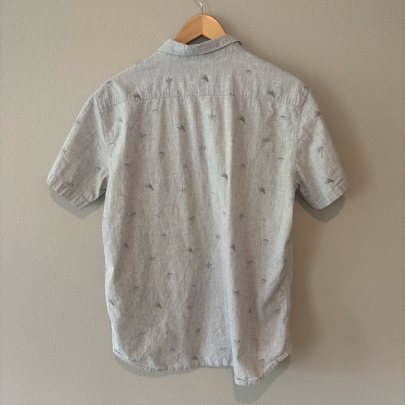 BILLABONG Men’s Button Down Short Sleeve Collared Grey Shirt Large Palm Trees - Picture 2 of 8